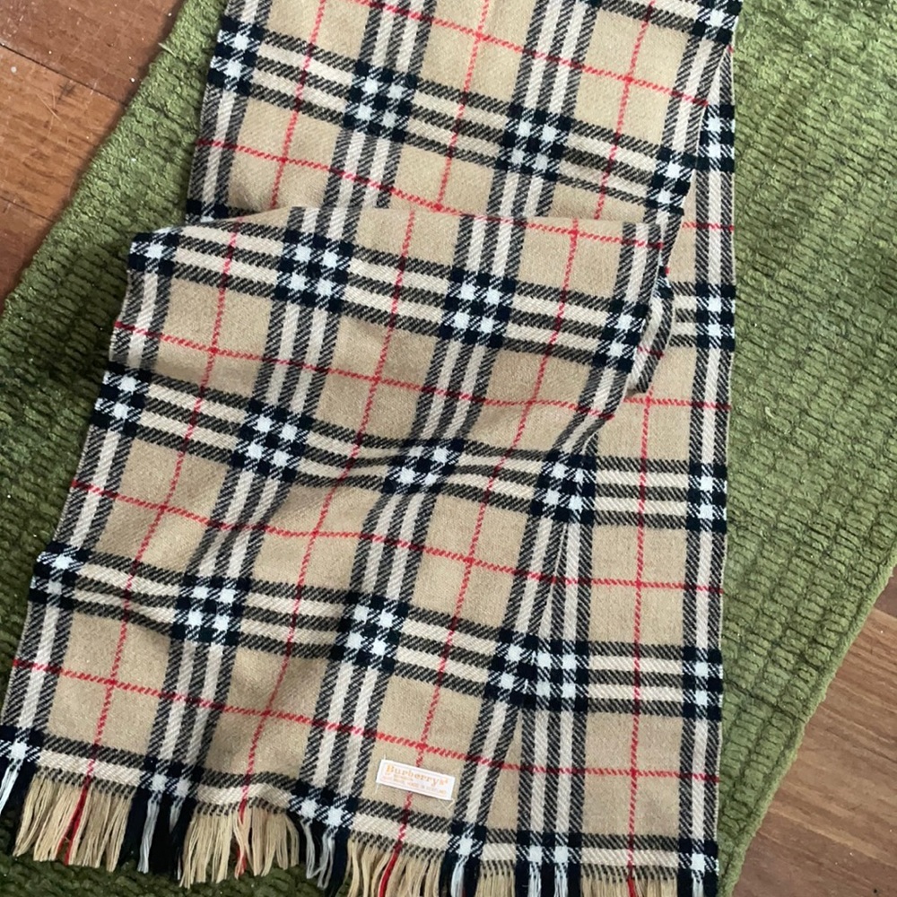 Vintage Burberry’s scarf